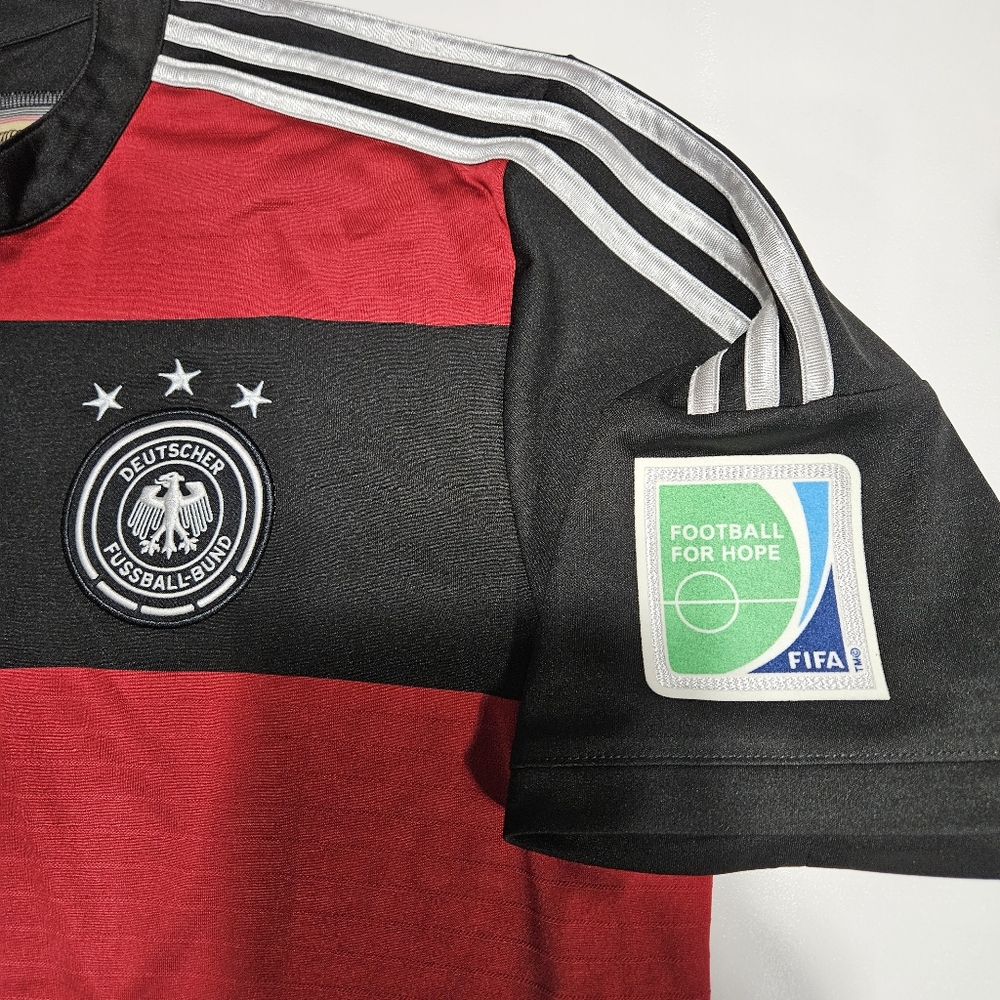 Adidas Germany Mesut Ozil #8 2014 World cup away jersey rare XL - Picture 7 of 14